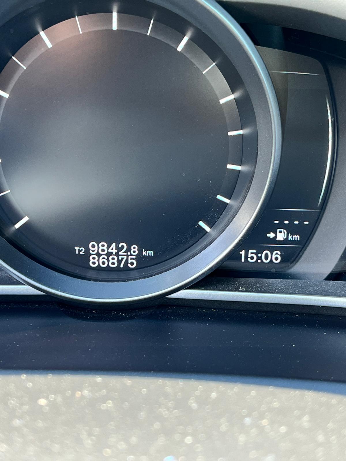 VOLVO V40 T2 Momentum Geartronic-image-4