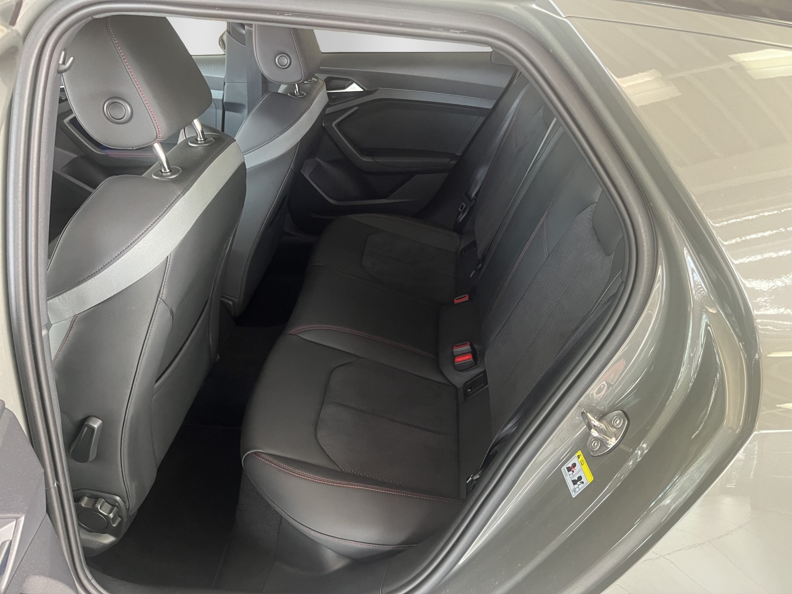 AUDI A1 allstreet 35 TFSI S-tronic-image-8