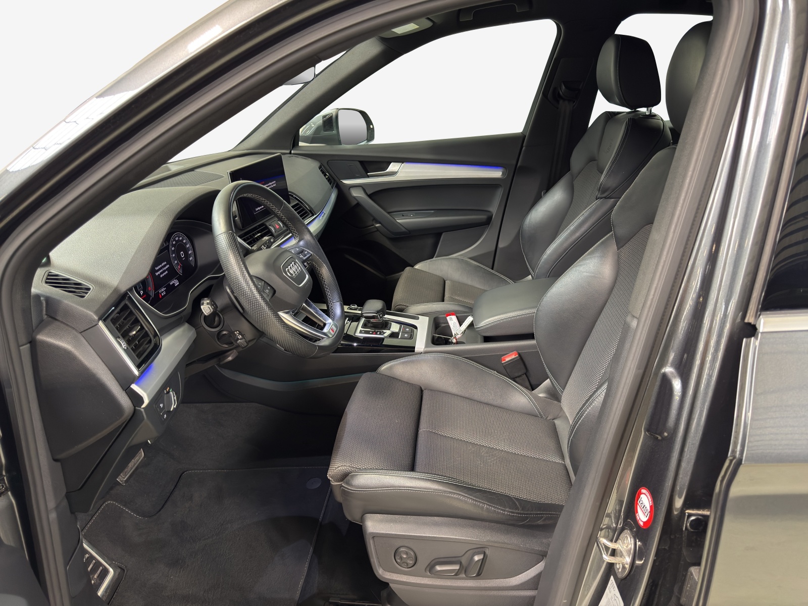 AUDI Q5 Sportback 40 TDI S line quattro S-tronic-image-7