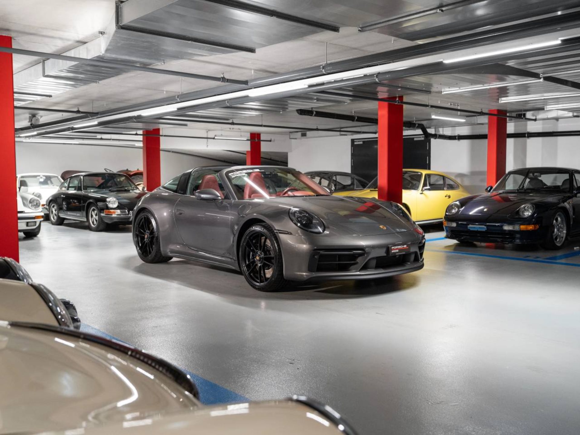 PORSCHE 911 Targa 4 GTS-image-8