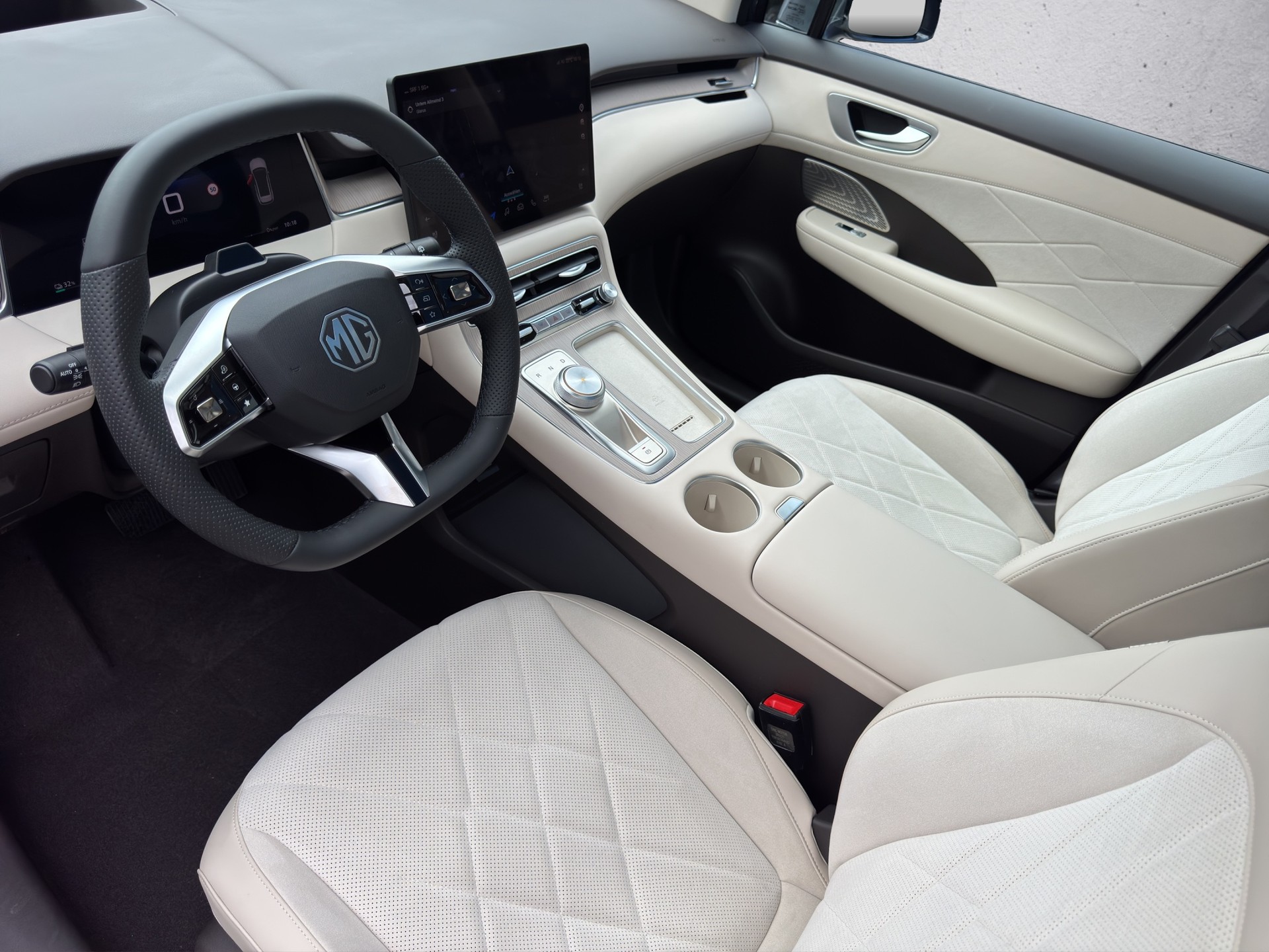 MG S6 EV 77kWh Luxury AWD-image-13