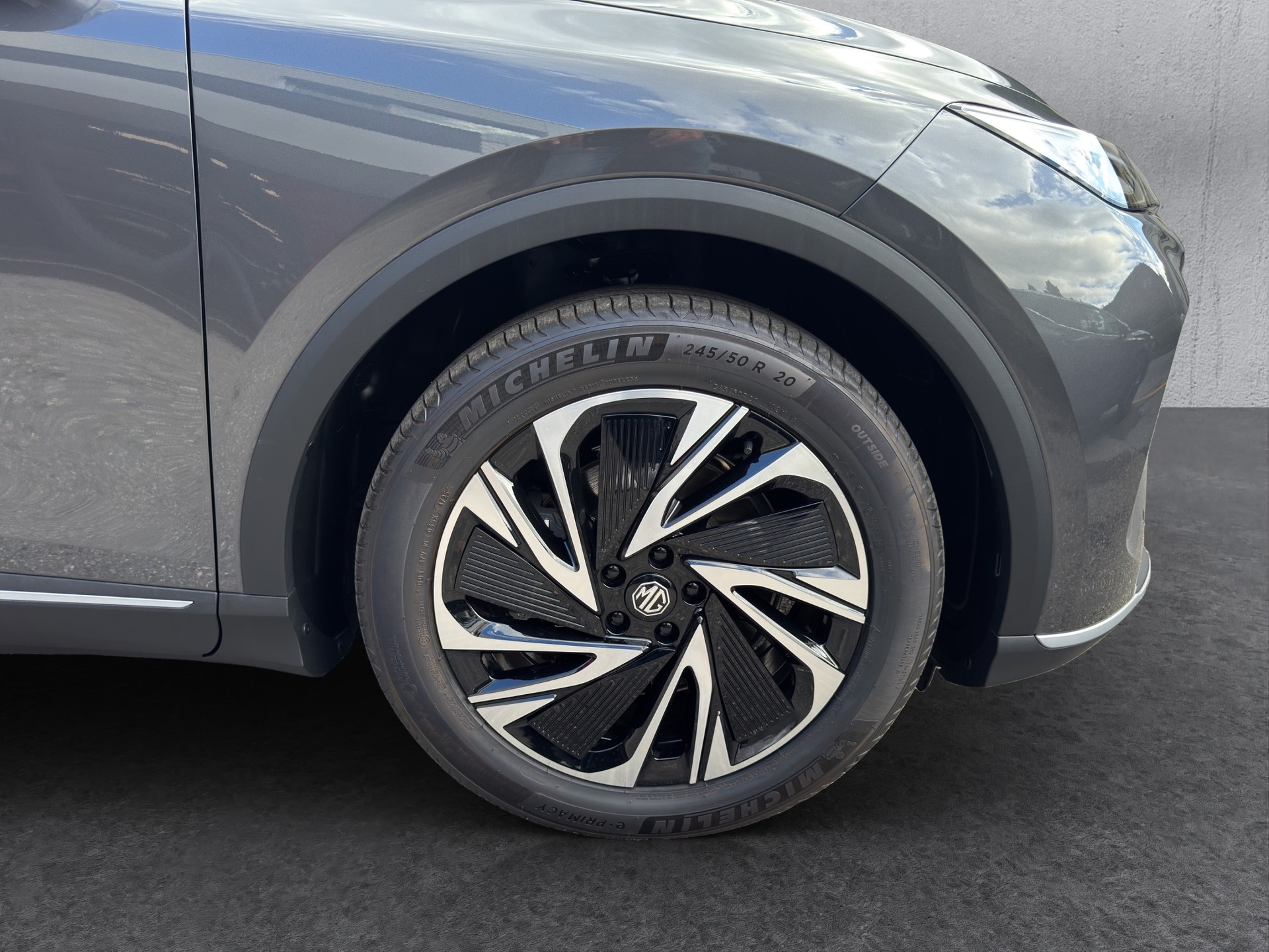 MG S6 EV 77kWh Luxury AWD-image-21
