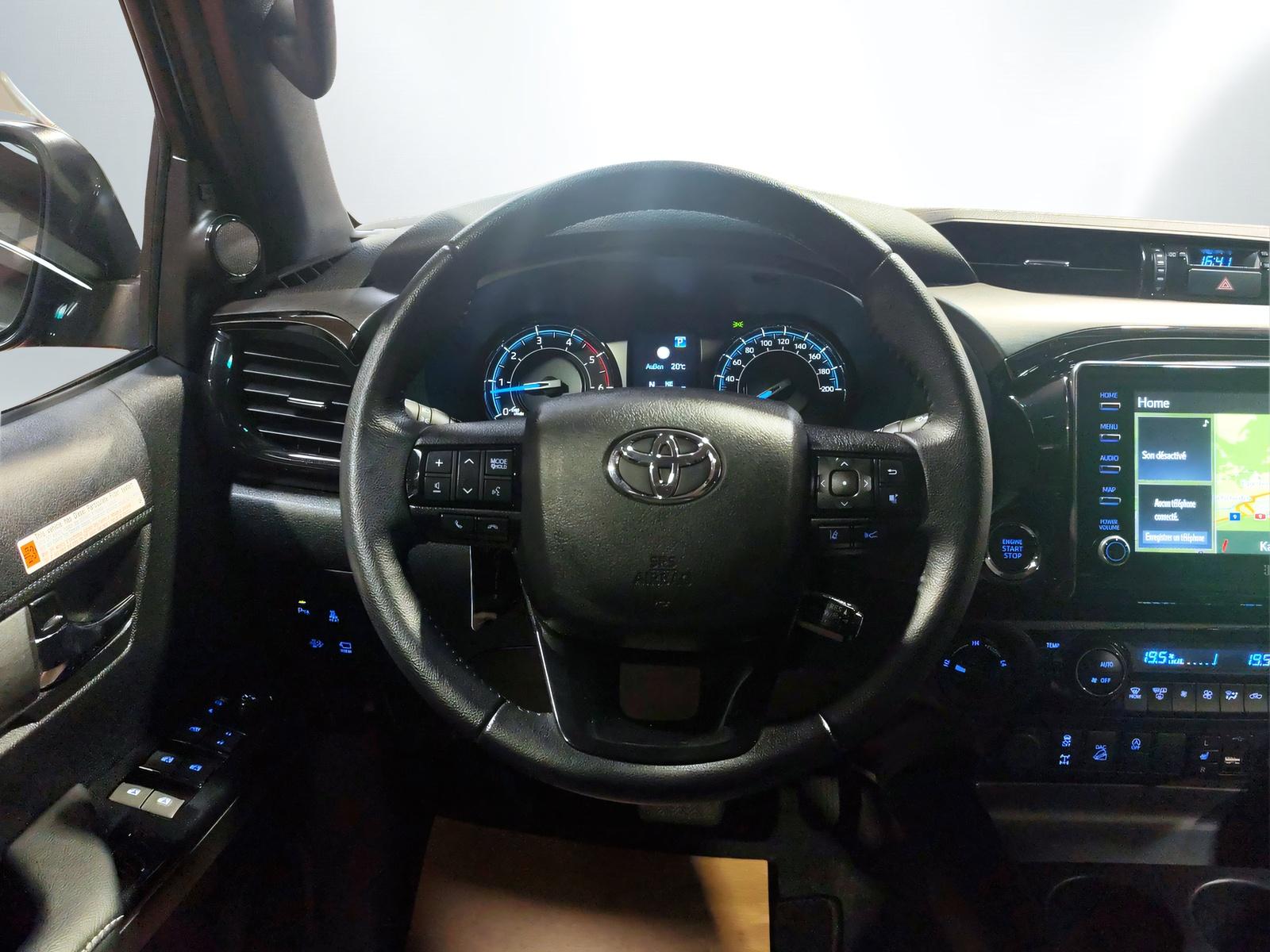 TOYOTA Hilux Double Cab.-Pick-up 2.8 D-4D 204 Invincible-image-10