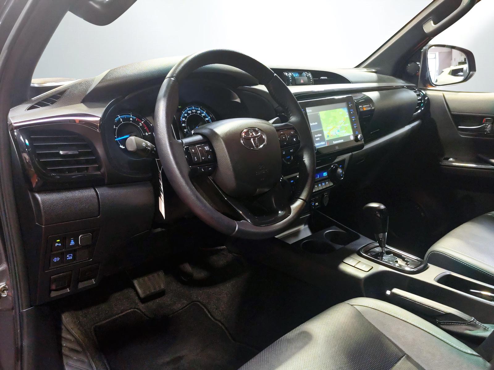TOYOTA Hilux Double Cab.-Pick-up 2.8 D-4D 204 Invincible-image-8