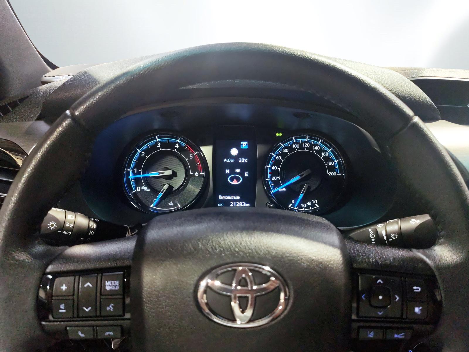TOYOTA Hilux Double Cab.-Pick-up 2.8 D-4D 204 Invincible-image-11