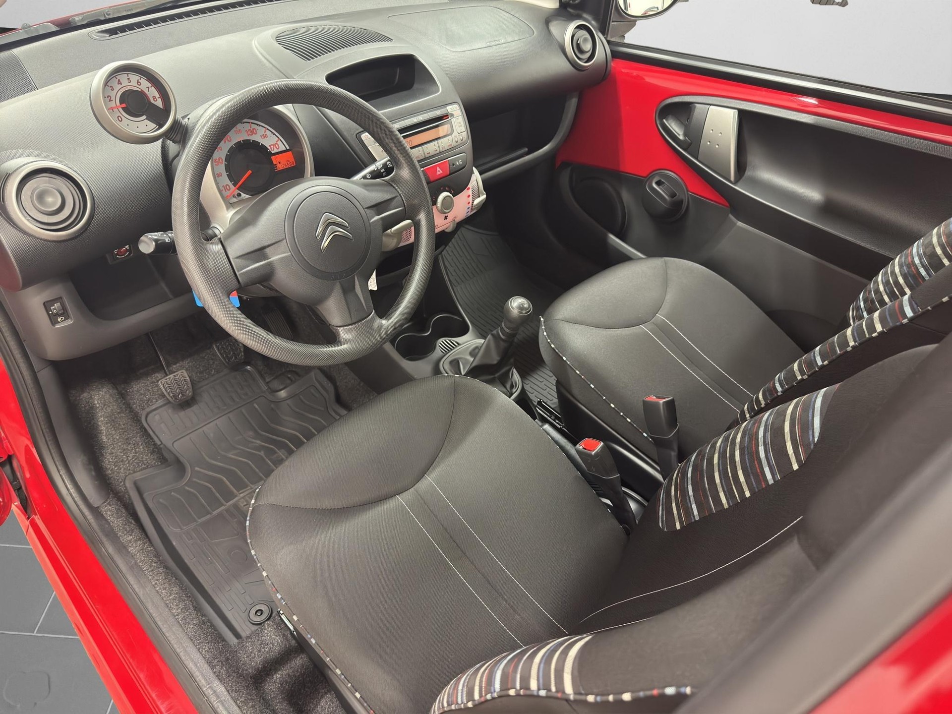 CITROEN Citroën C1 1.0i Attraction-image-7