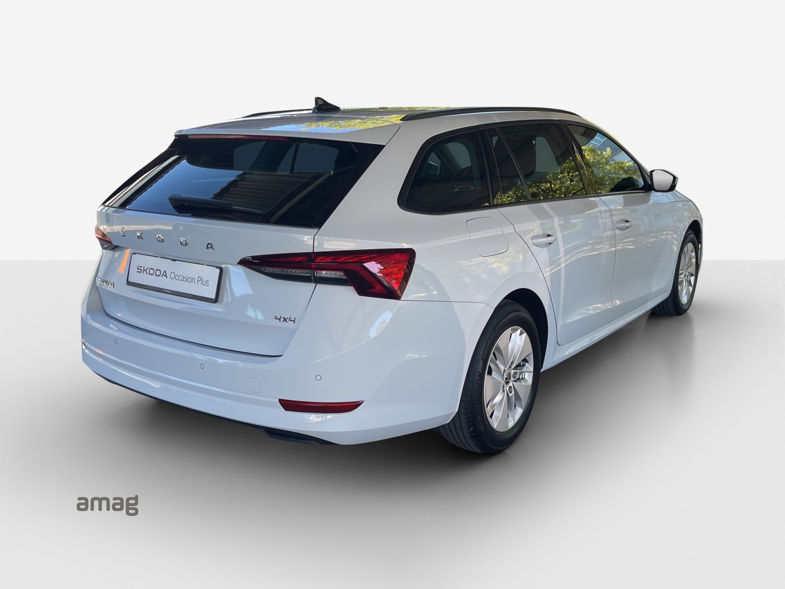 SKODA Octavia Combi 2.0 TDI DSG Ambition 4x4-image-4