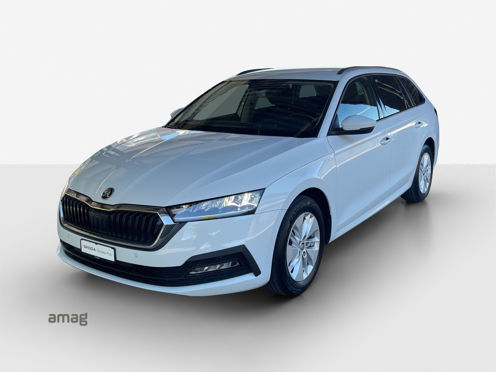 SKODA Octavia Combi 2.0 TDI DSG Ambition 4x4-image-0