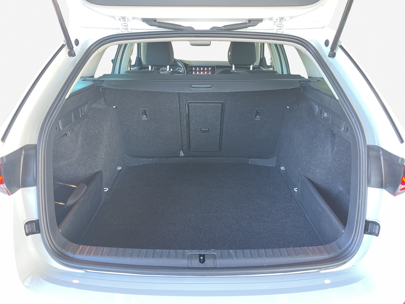 SKODA Octavia Combi 2.0 TDI DSG Ambition 4x4-image-12