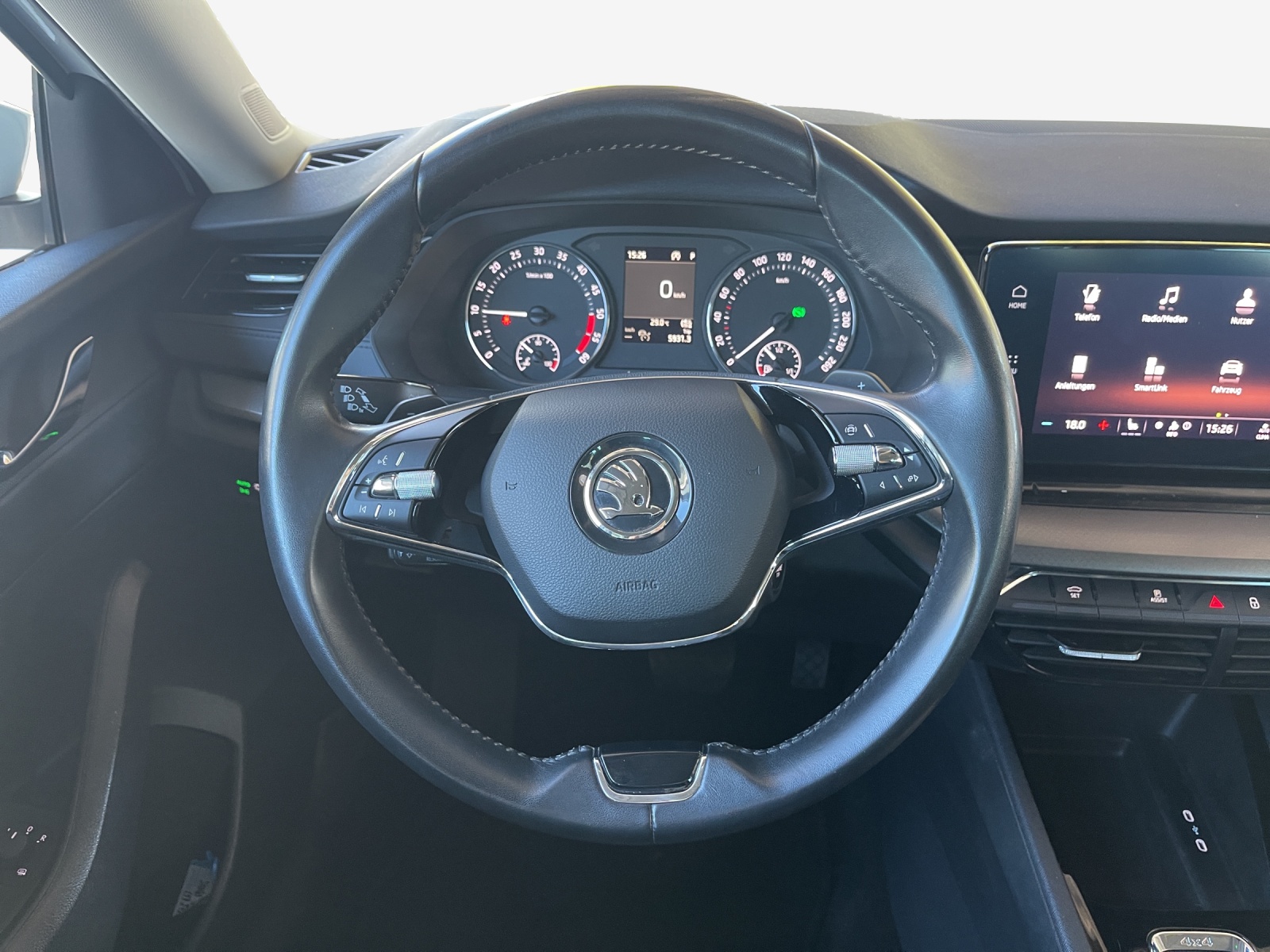 SKODA Octavia Combi 2.0 TDI DSG Ambition 4x4-image-9