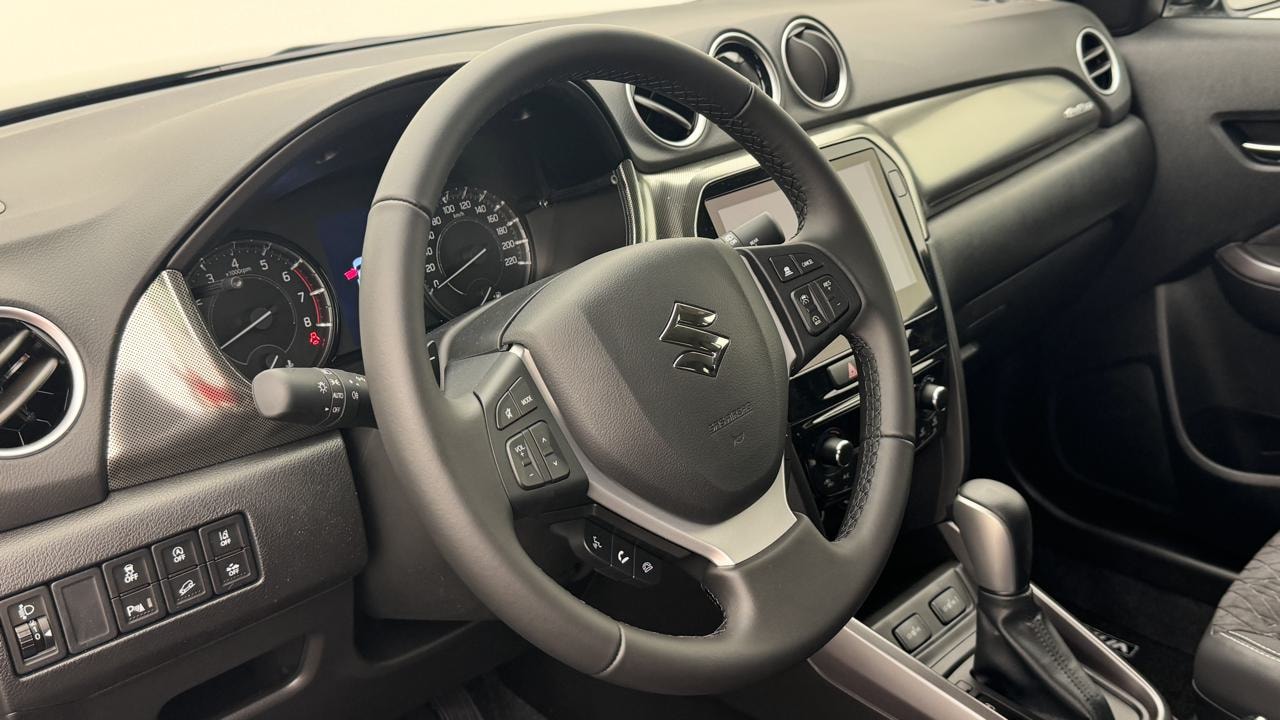 SUZUKI Vitara 1.4 Boosterjet Compact Top 4x4 Hybrid Automatic-image-6