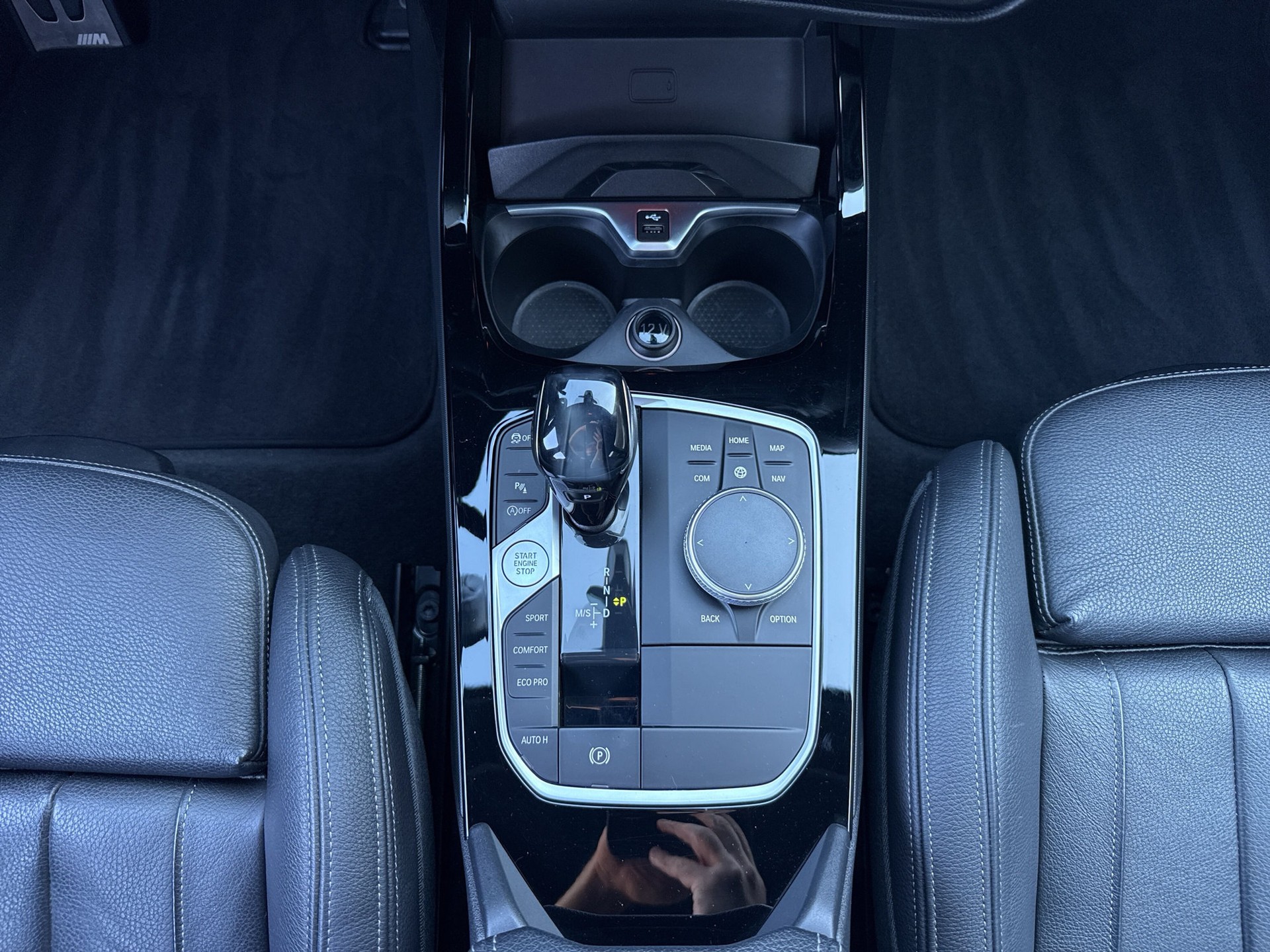 BMW 118i Pure M Sport Steptronic-image-12