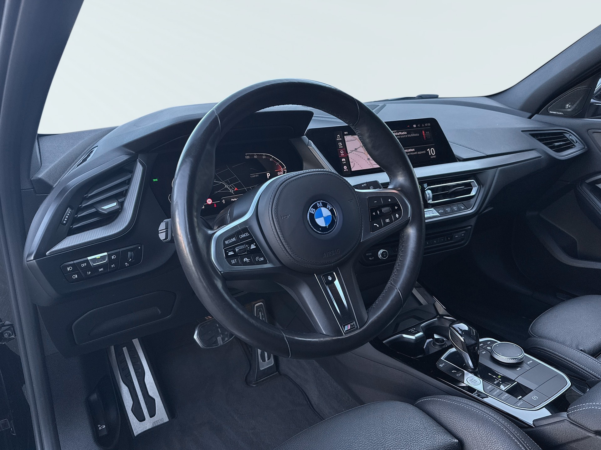 BMW 118i Pure M Sport Steptronic-image-3