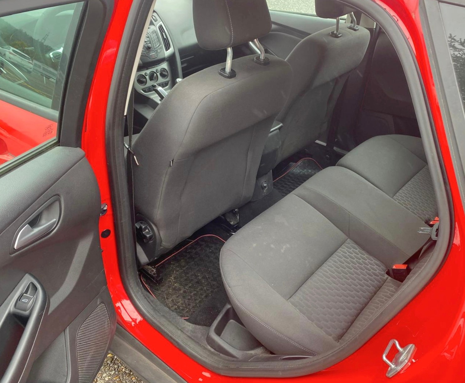 FORD Focus 1.0 SCTi Trend-image-8