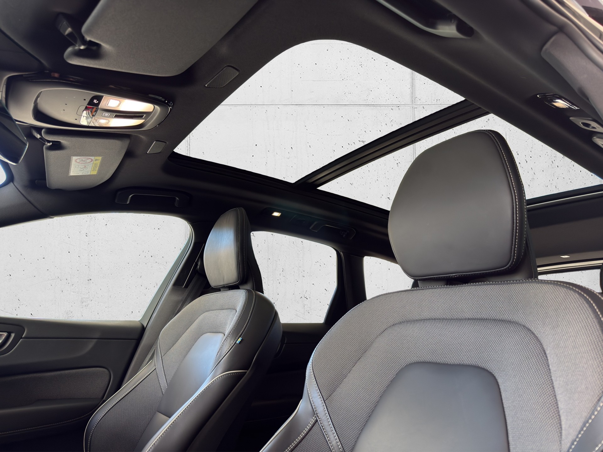 VOLVO XC60 T6 eAWD PluginHybrid Plus Dark Geartronic-image-15