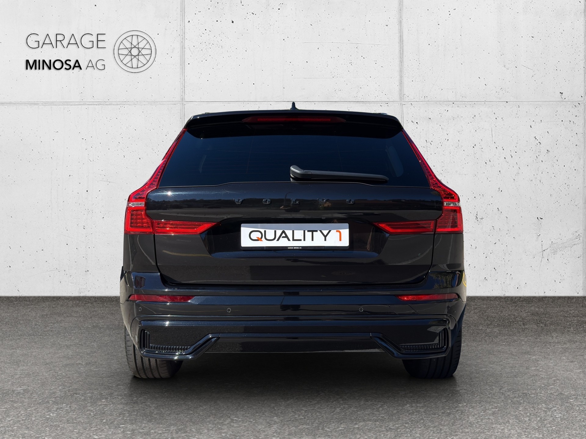 VOLVO XC60 T6 eAWD PluginHybrid Plus Dark Geartronic-image-4