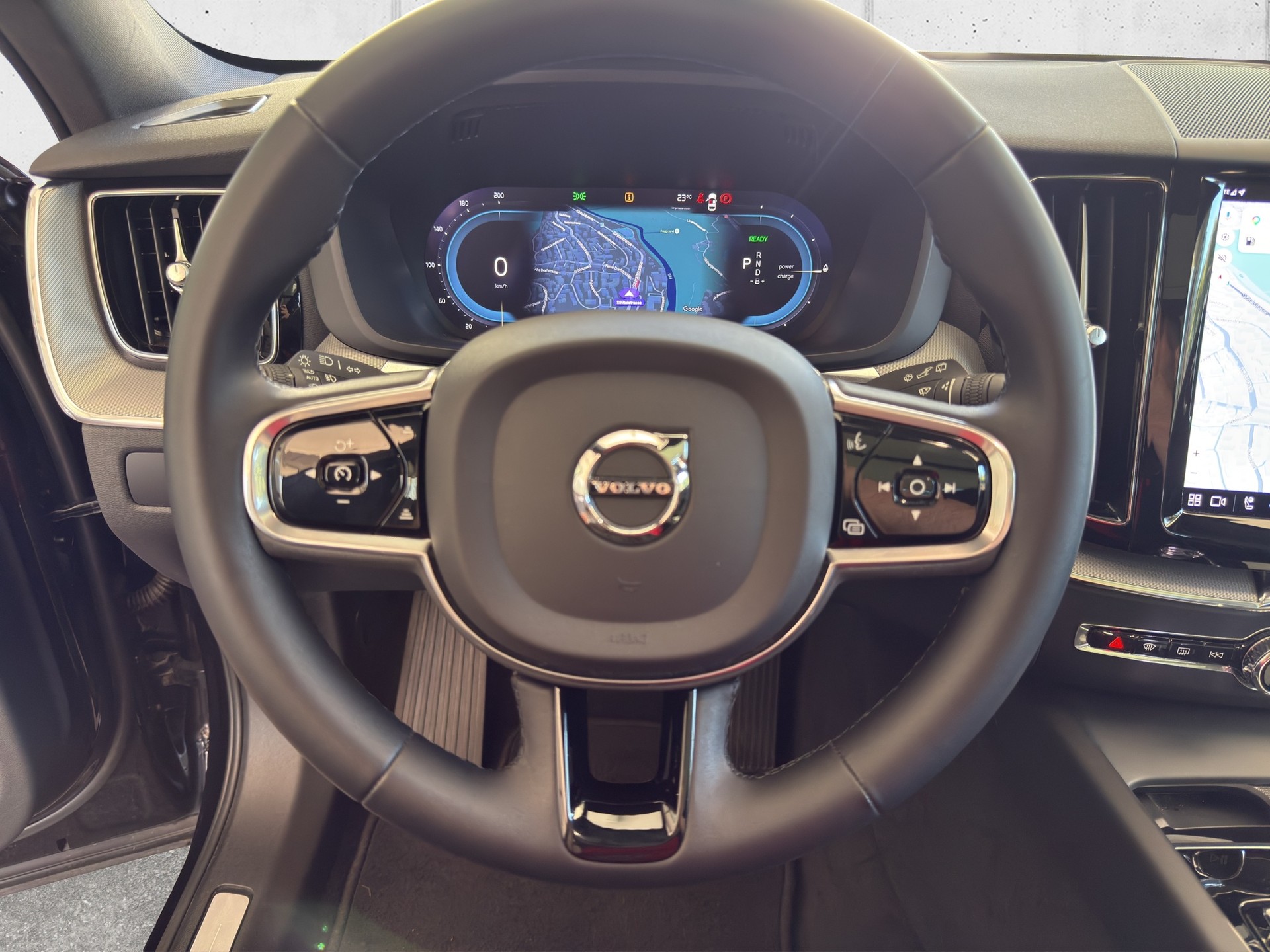 VOLVO XC60 T6 eAWD PluginHybrid Plus Dark Geartronic-image-8