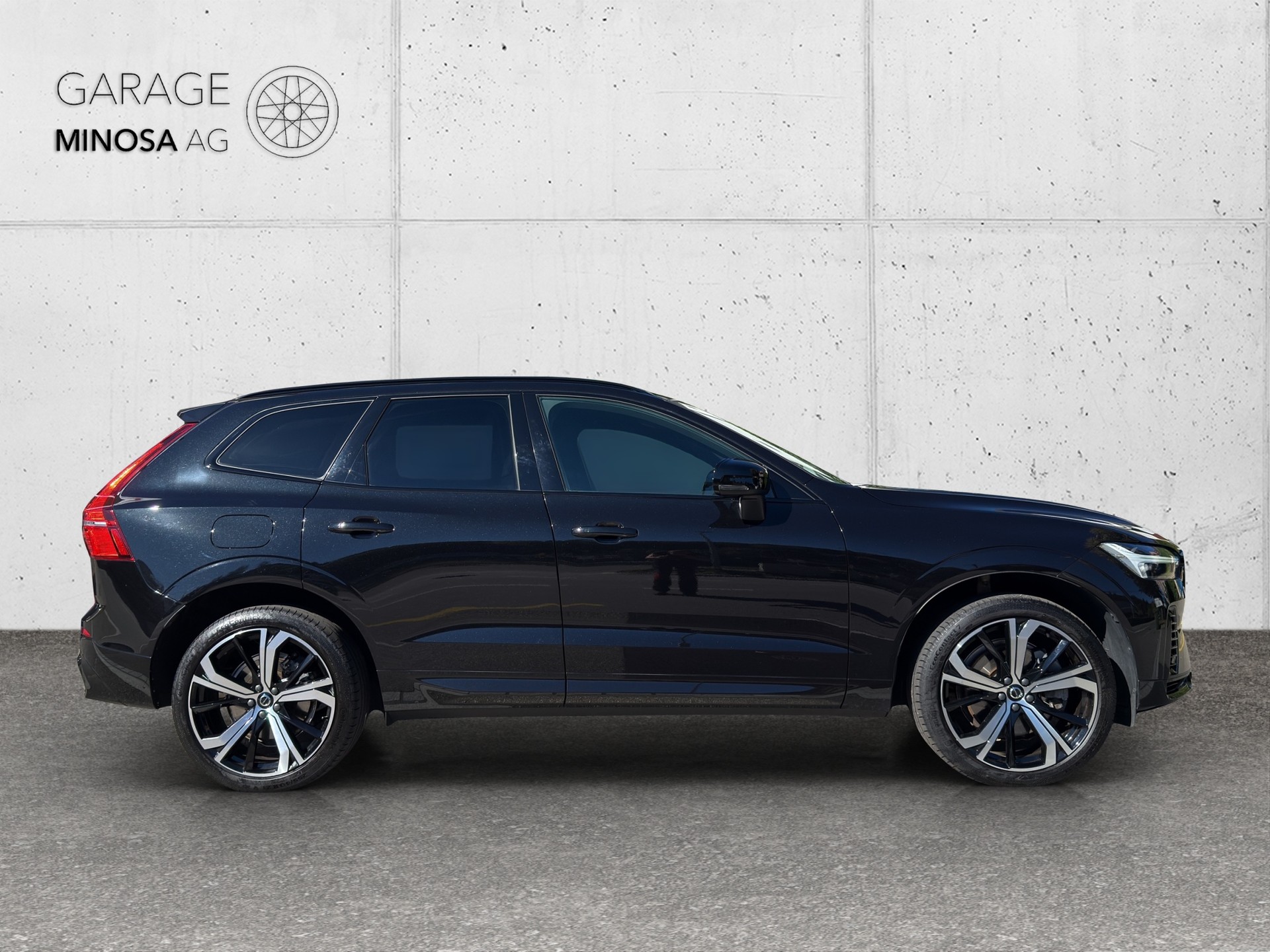 VOLVO XC60 T6 eAWD PluginHybrid Plus Dark Geartronic-image-5