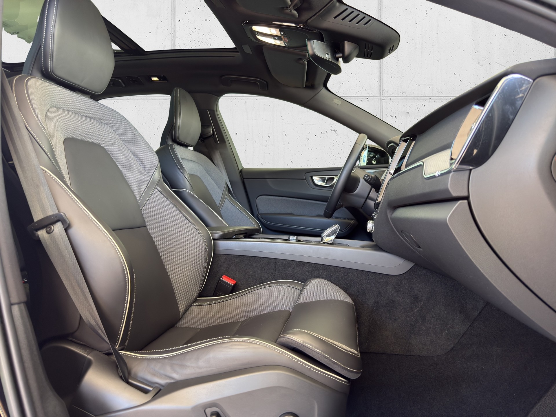 VOLVO XC60 T6 eAWD PluginHybrid Plus Dark Geartronic-image-10
