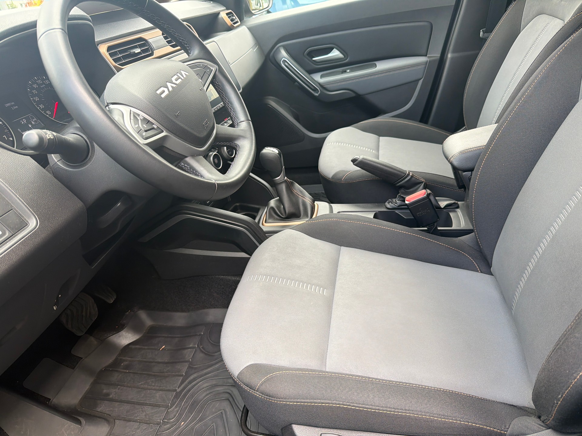 DACIA Duster TCe 150 Extreme EDC 4x2-image-6
