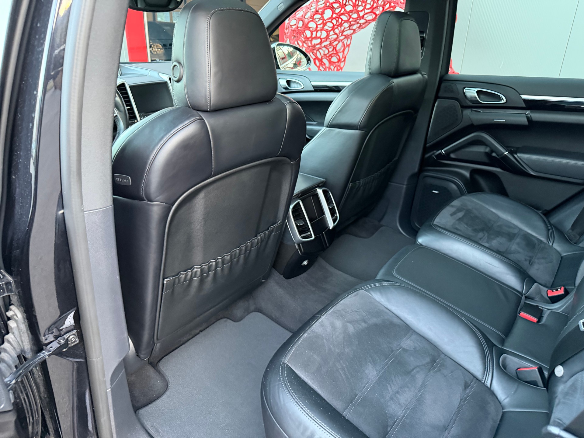 PORSCHE Cayenne Diesel Platinum Edition-image-25
