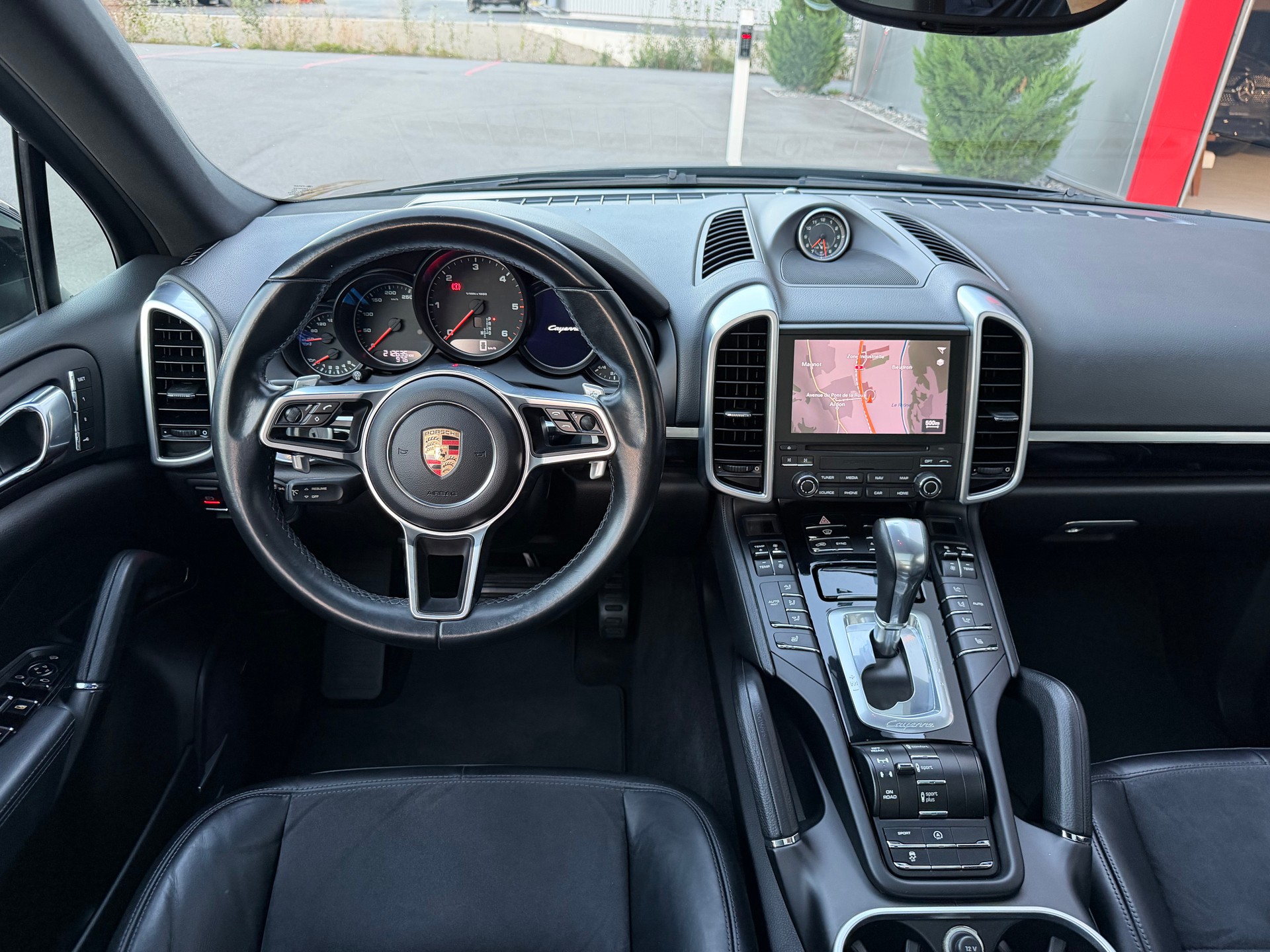 PORSCHE Cayenne Diesel Platinum Edition-image-10