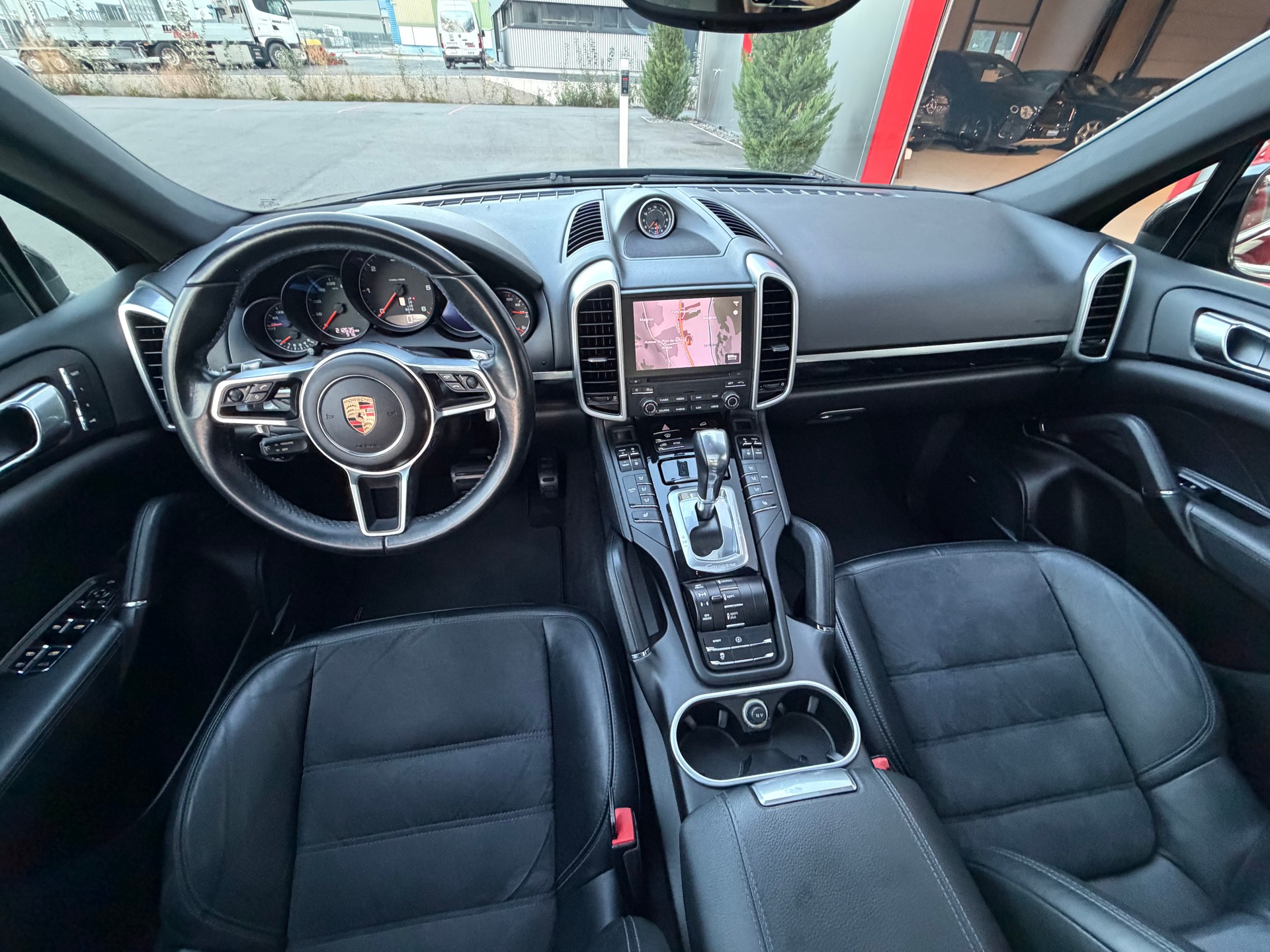 PORSCHE Cayenne Diesel Platinum Edition-image-12
