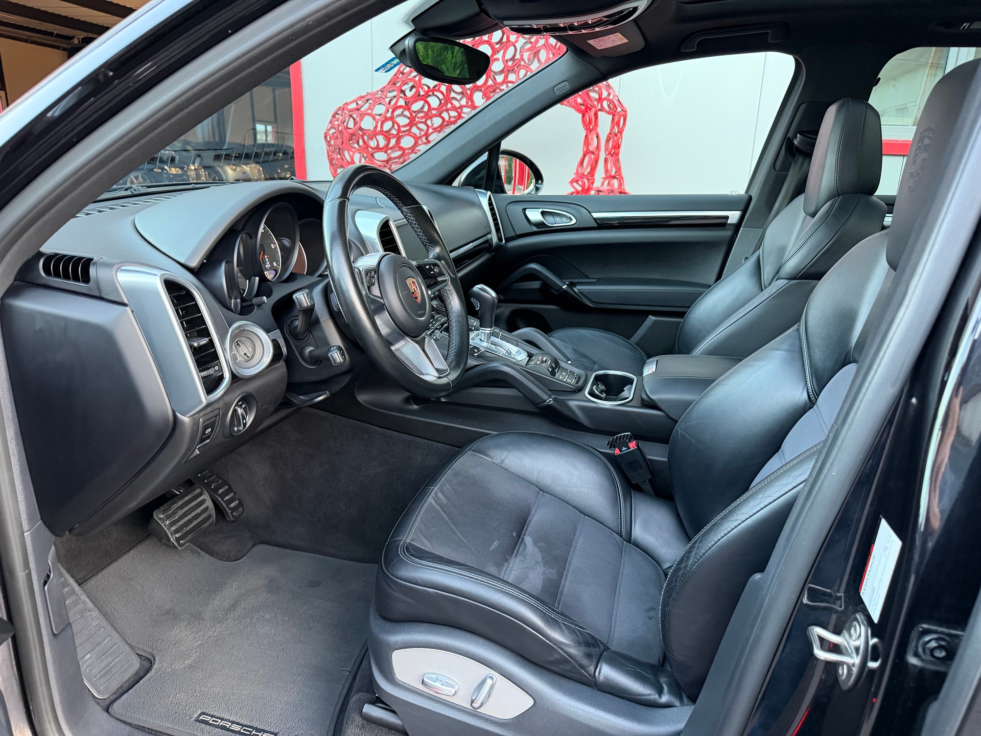 PORSCHE Cayenne Diesel Platinum Edition-image-9