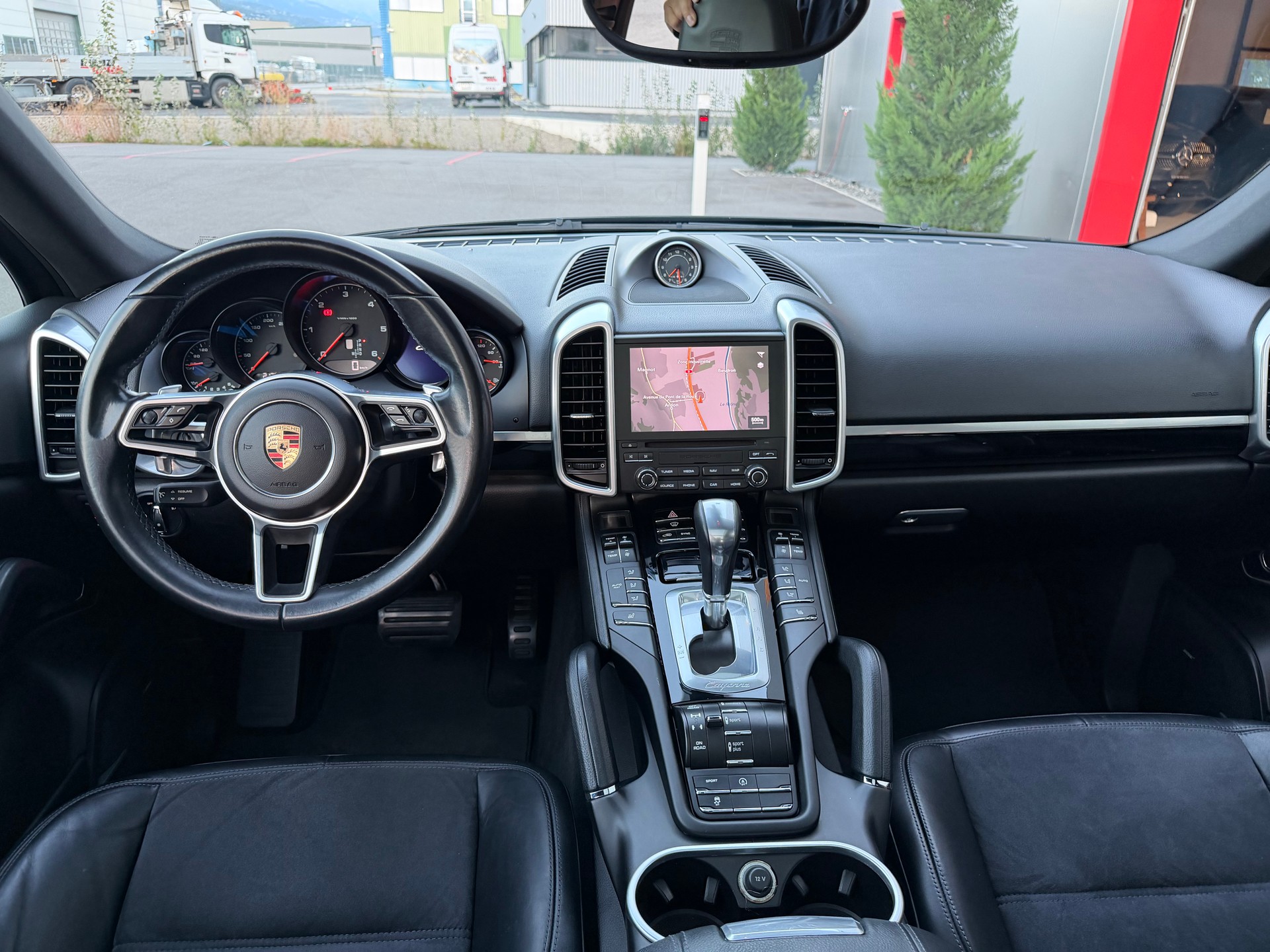 PORSCHE Cayenne Diesel Platinum Edition-image-15