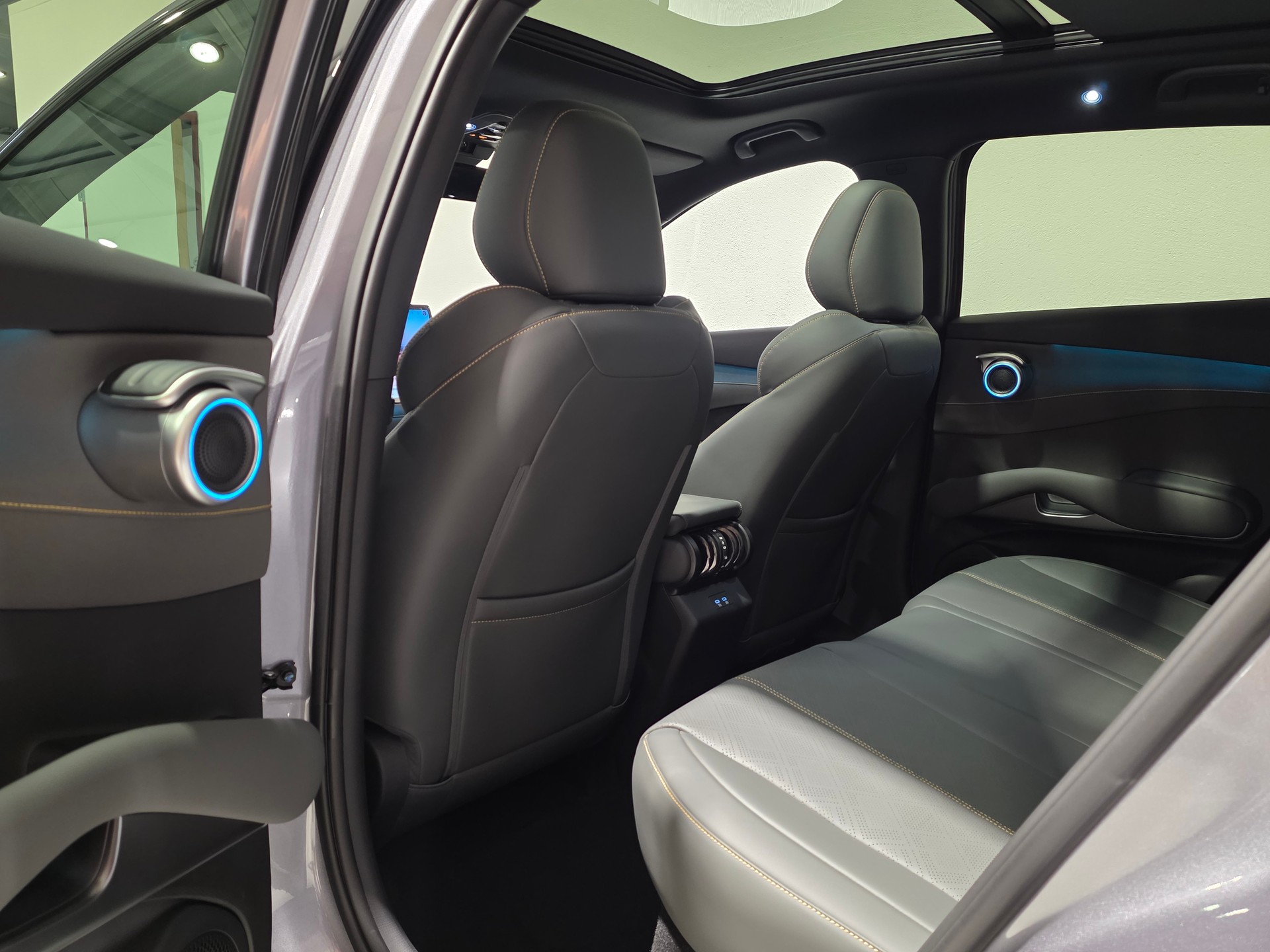 BYD Atto 3 EVO 74.8 kWh Excellence AWD-image-19