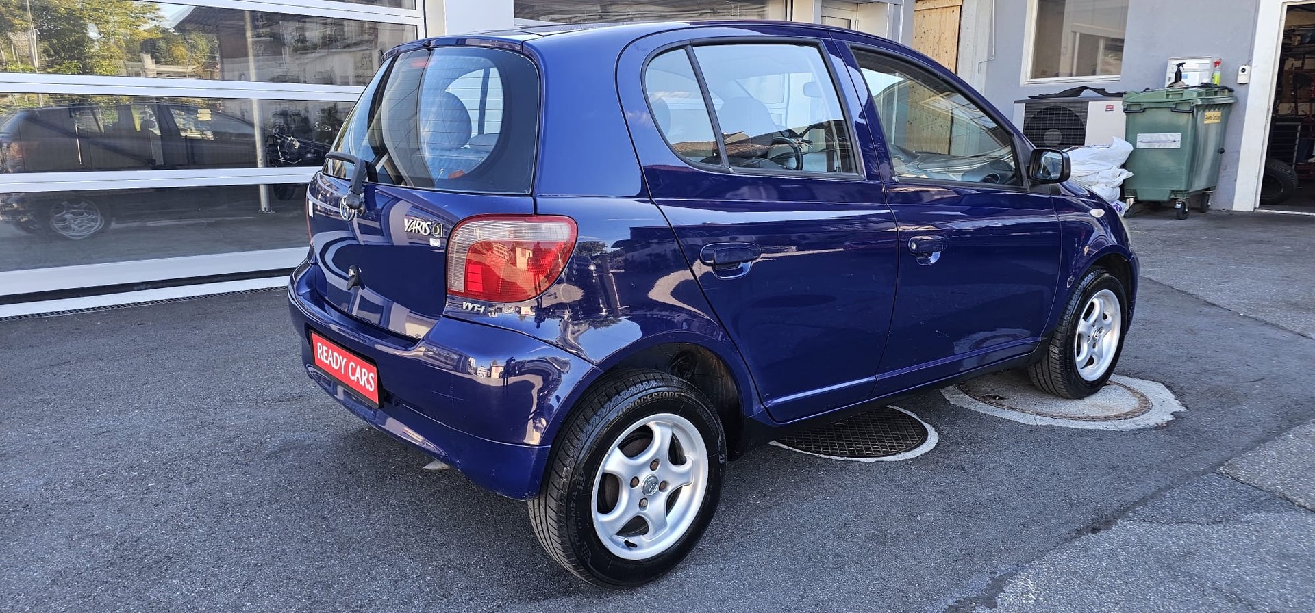 TOYOTA Yaris 1.3 Linea Sol-image-8
