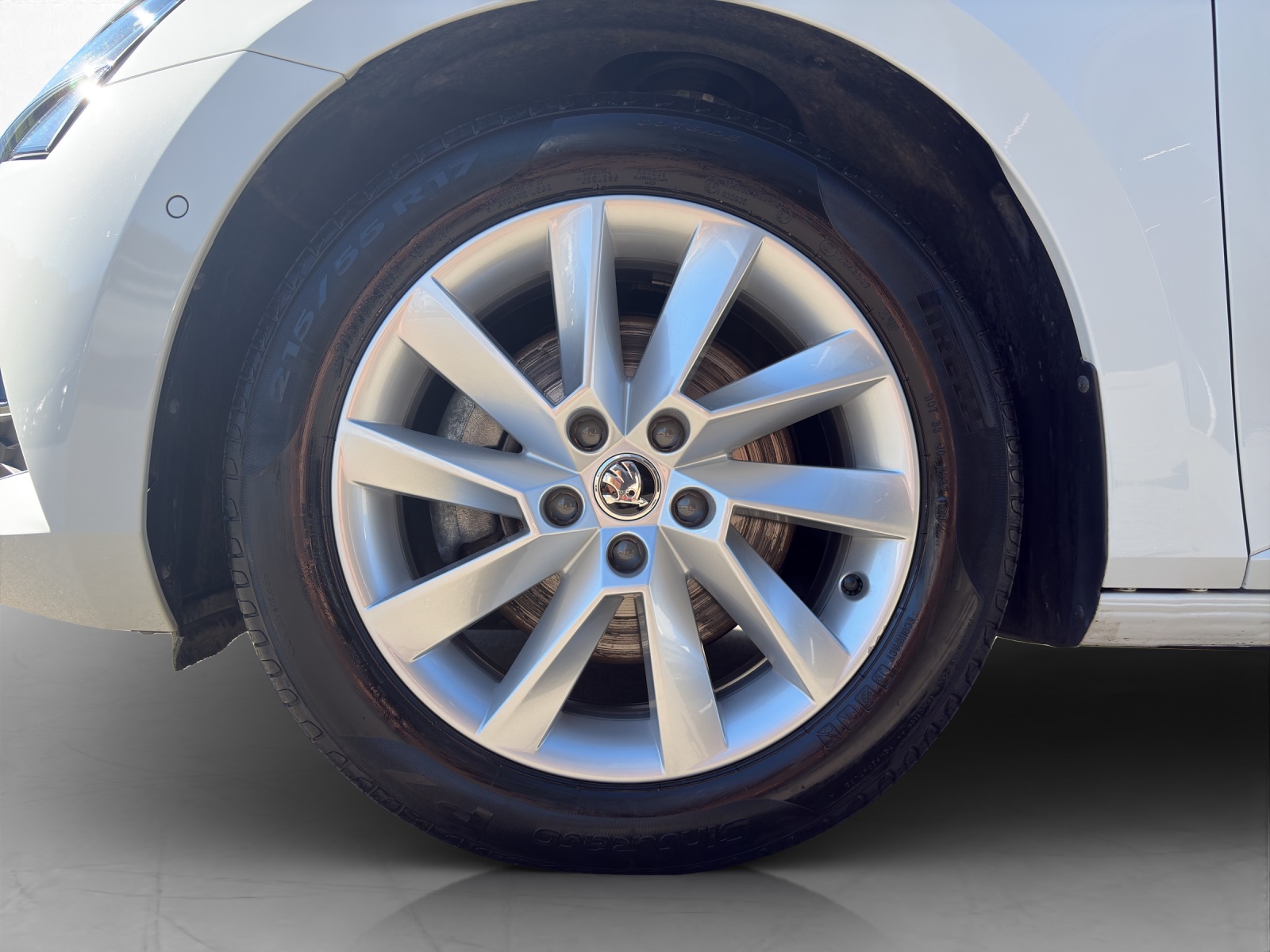 SKODA Superb Combi 2.0 TDI 200 Style 4x4 DSG-image-8