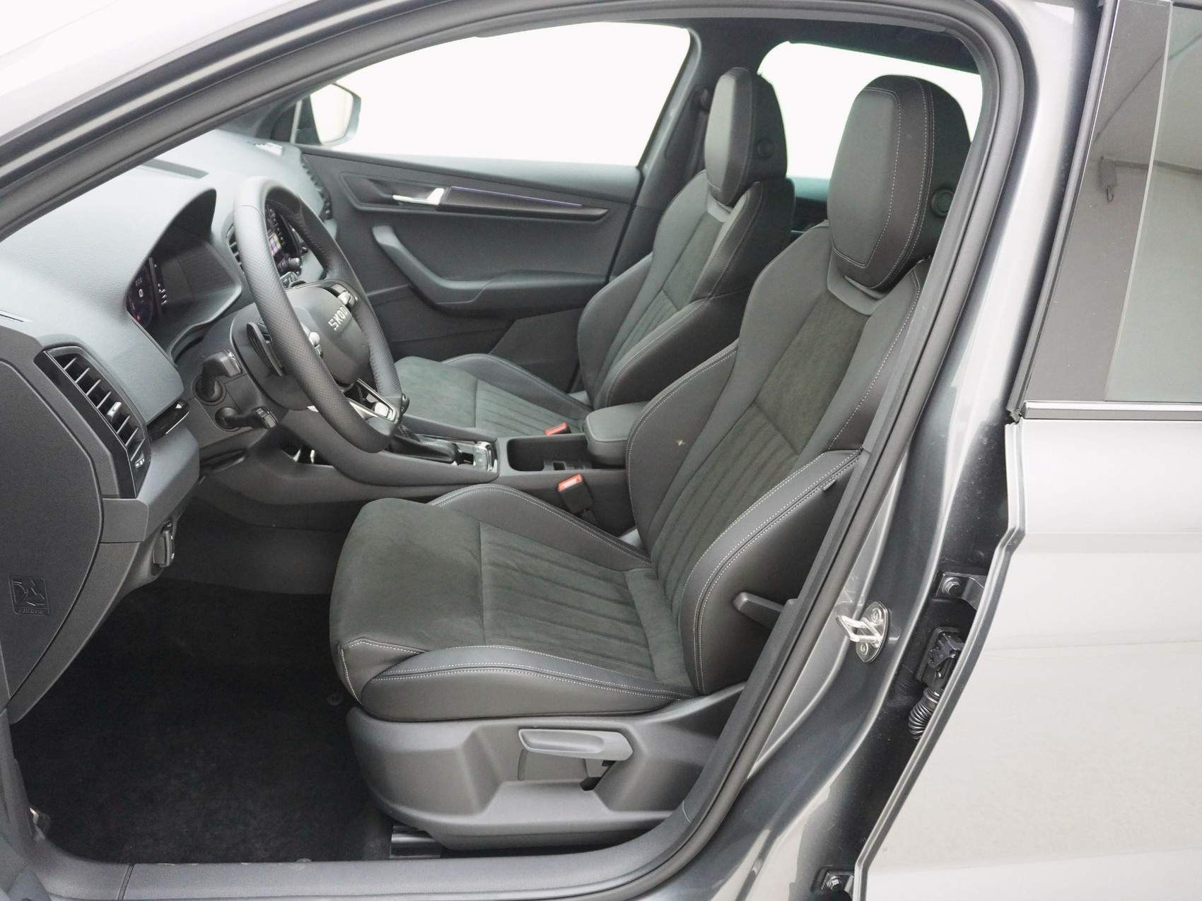 SKODA Karoq 2.0 TSI SportLine DSG 4x4-image-12