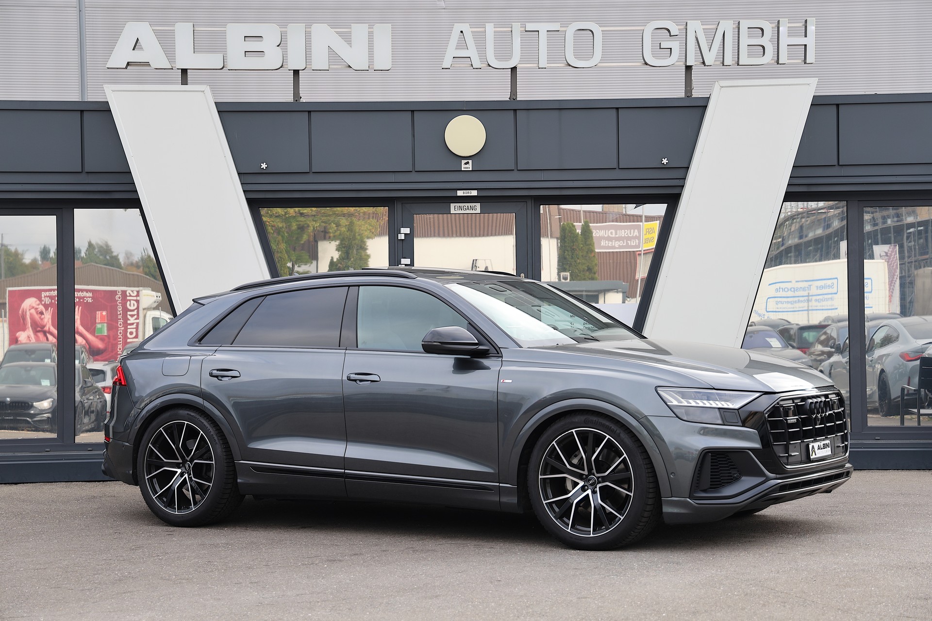 AUDI Q8 55 TFSI quattro tiptronic-showroom-element-1
