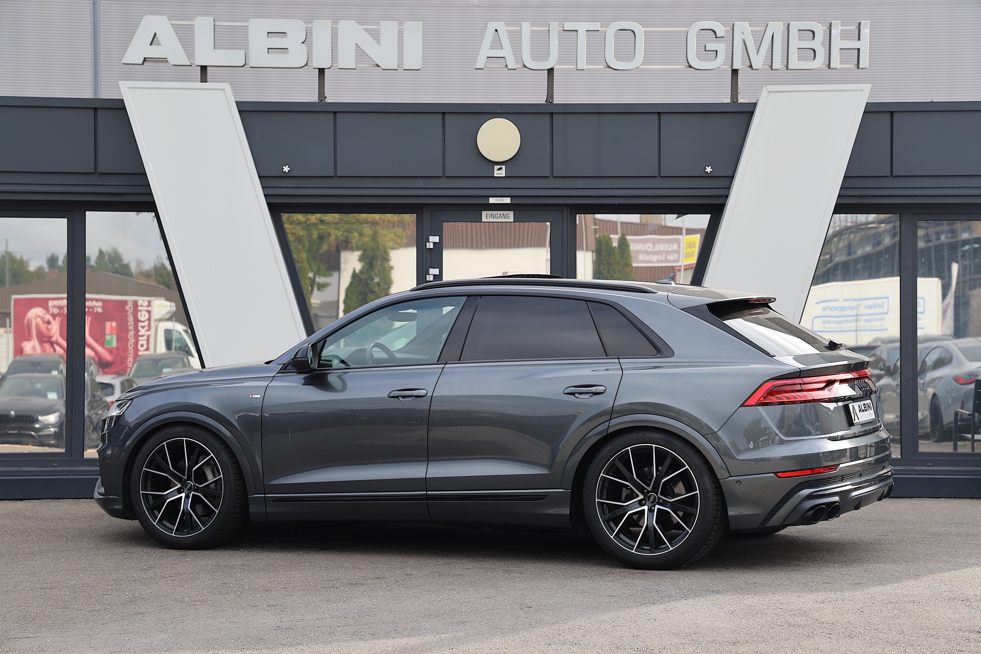 AUDI Q8 55 TFSI quattro tiptronic-showroom-element-3