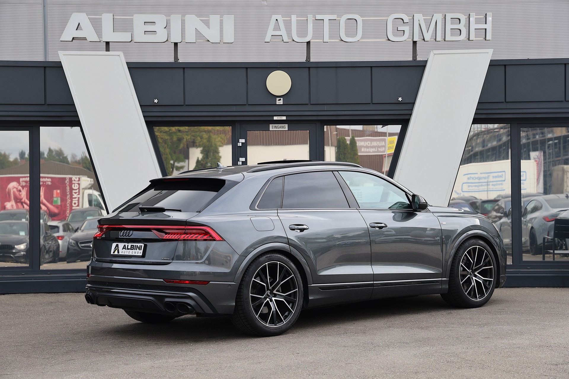AUDI Q8 55 TFSI quattro tiptronic-showroom-element-2