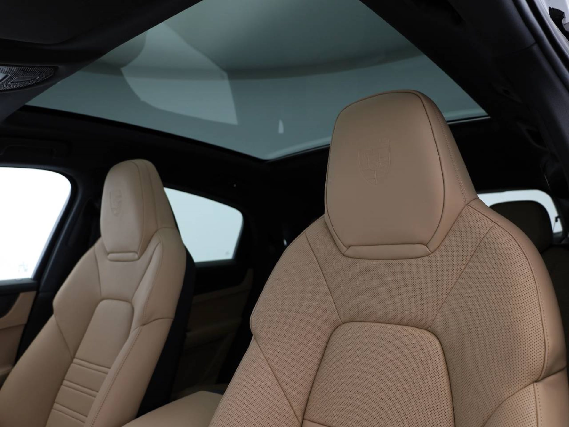 PORSCHE Cayenne S E-Hybrid Coupé Black Edition-image-13