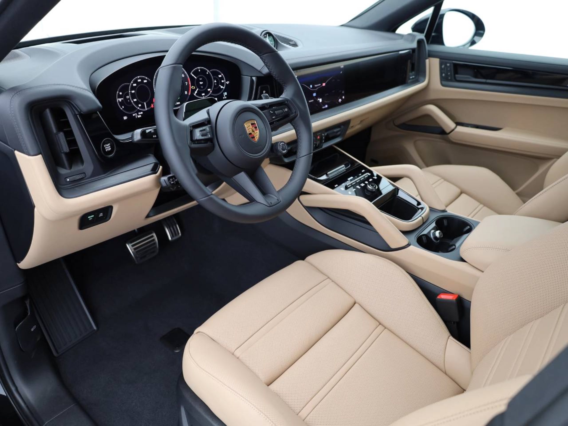PORSCHE Cayenne S E-Hybrid Coupé Black Edition-image-3