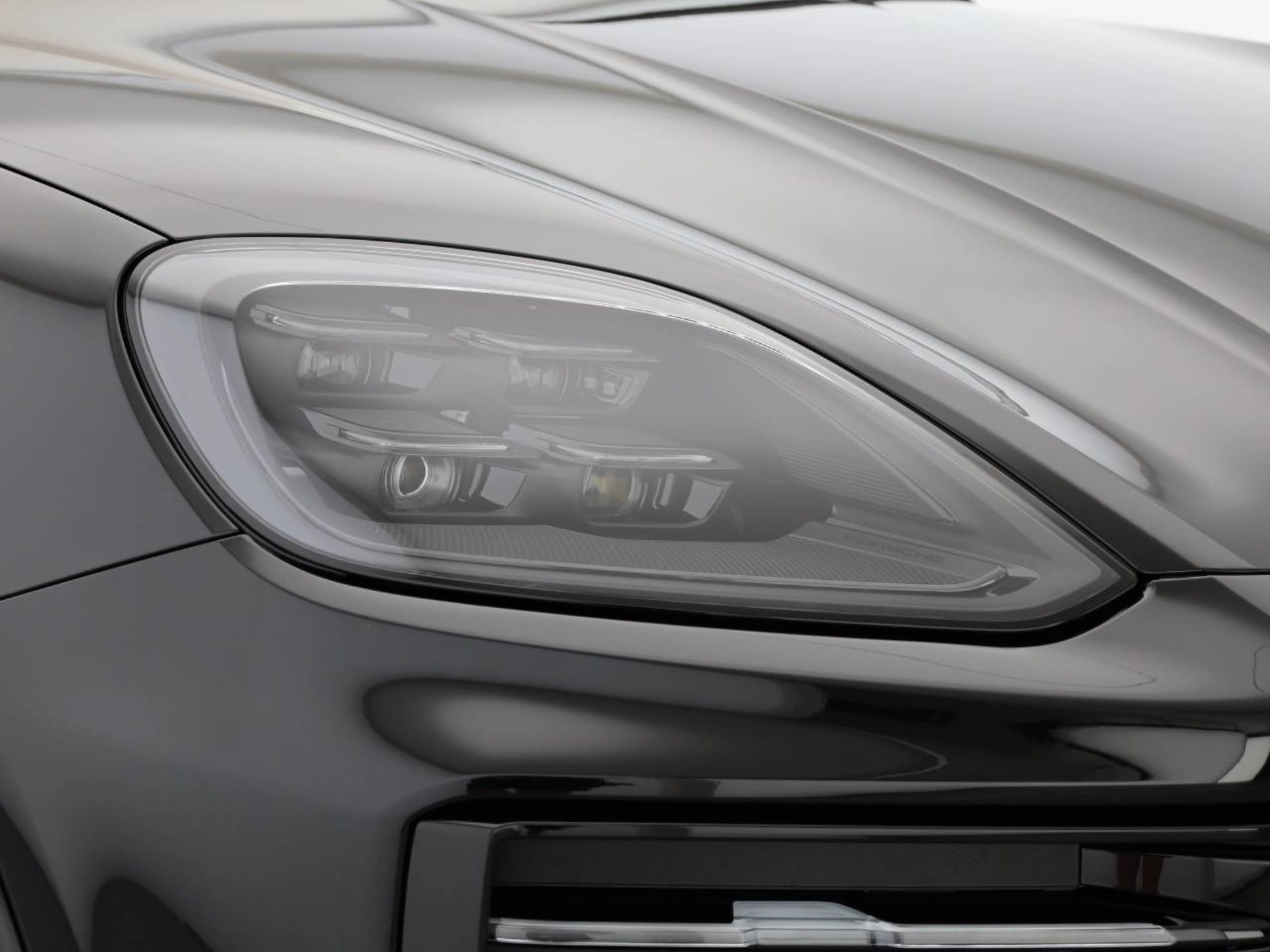PORSCHE Cayenne S E-Hybrid Coupé Black Edition-image-7