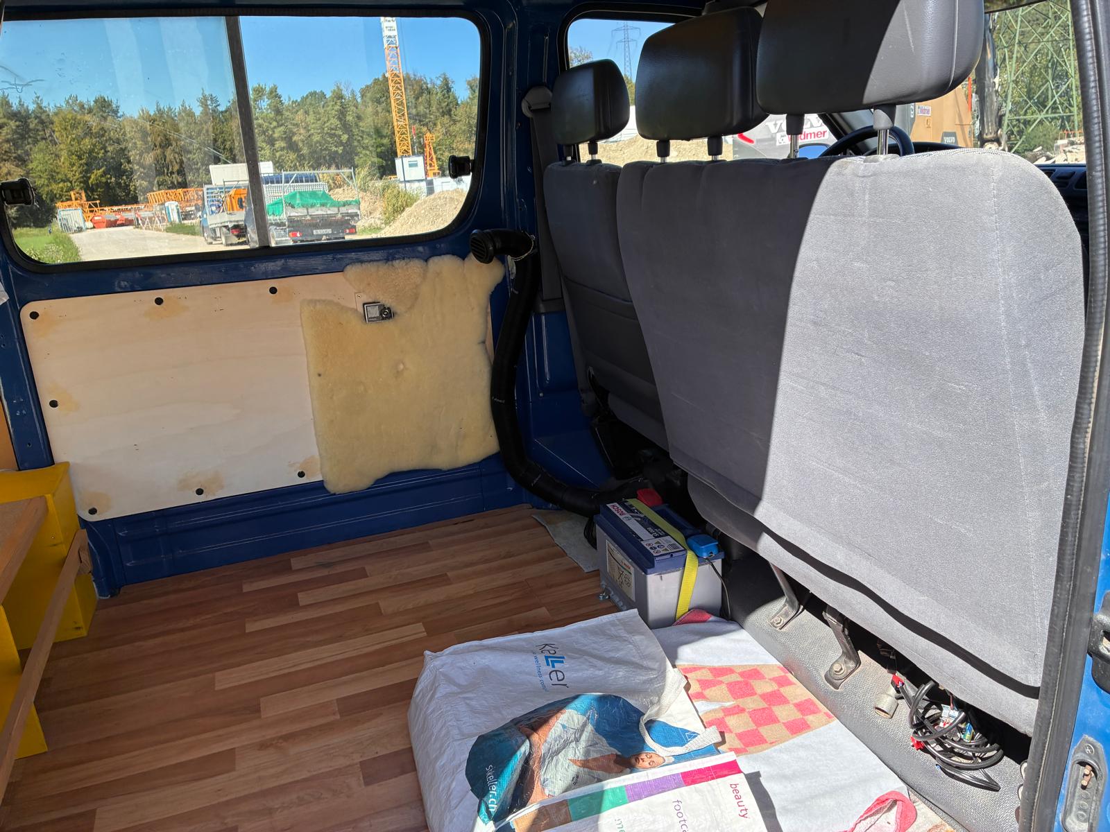 TOYOTA HI-ACE-image-1