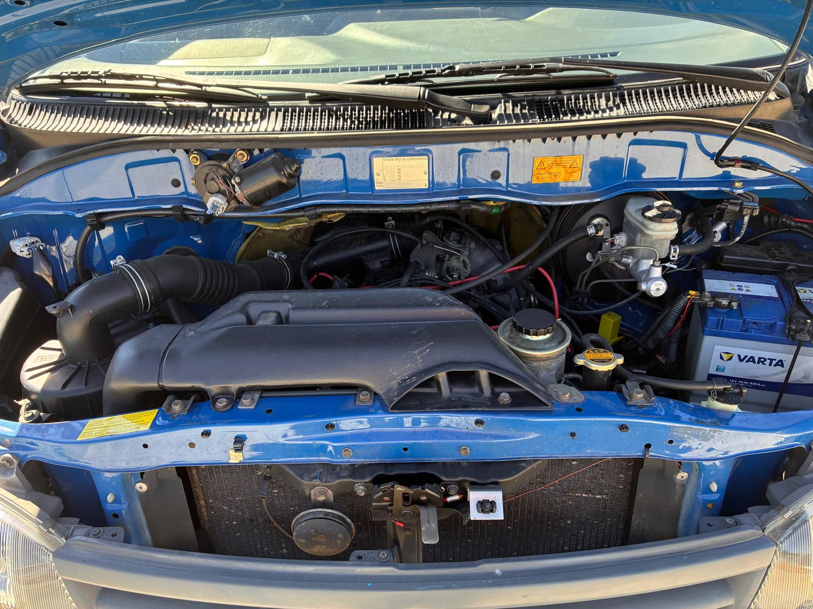 TOYOTA HI-ACE-image-4