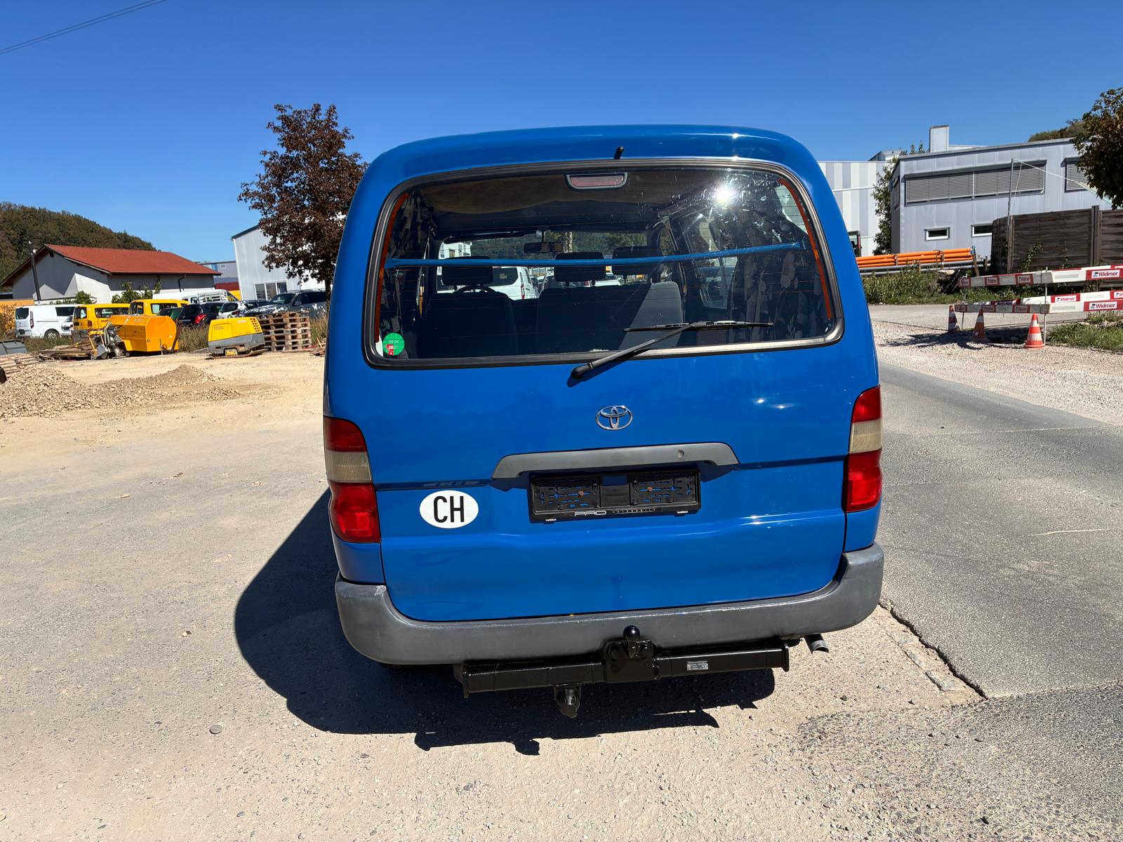 TOYOTA HI-ACE-image-6