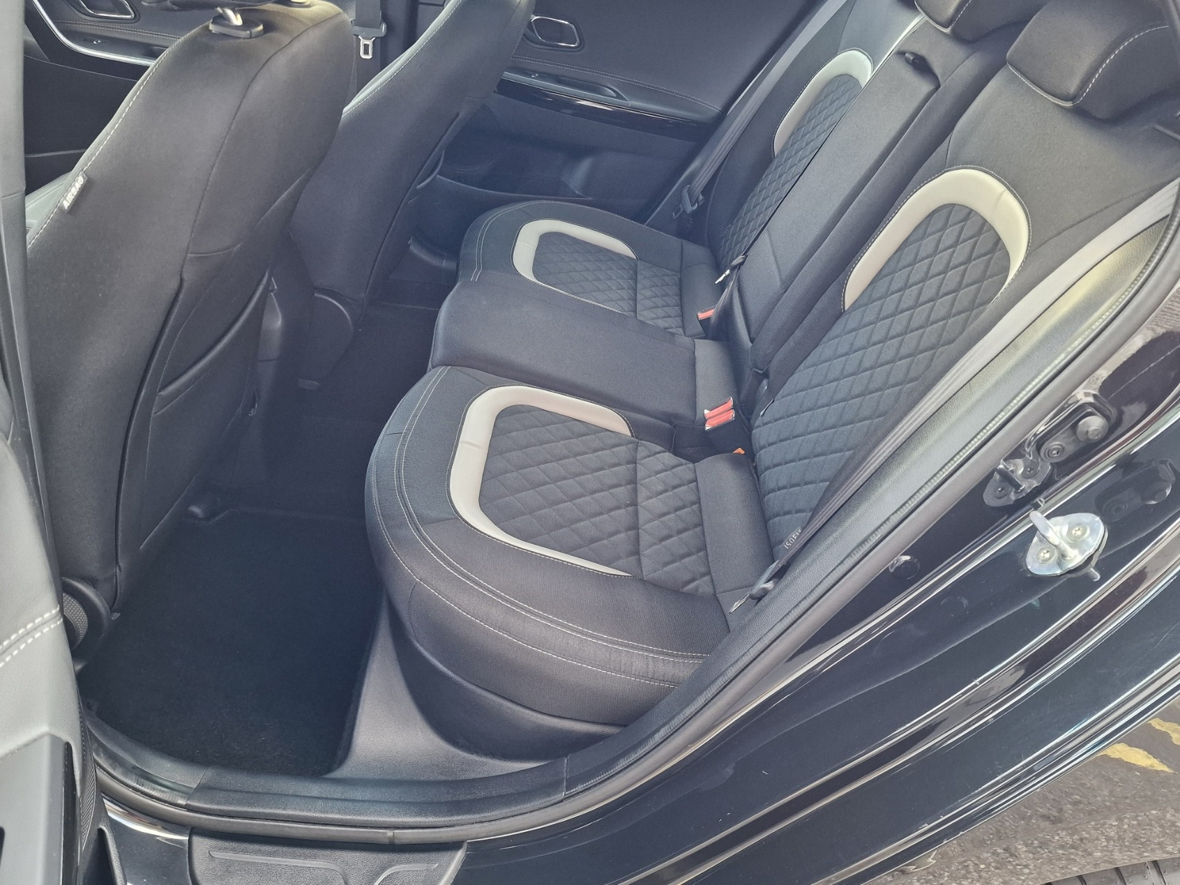 KIA Cee'd 1.6 CRDi GT Line DCT-image-12