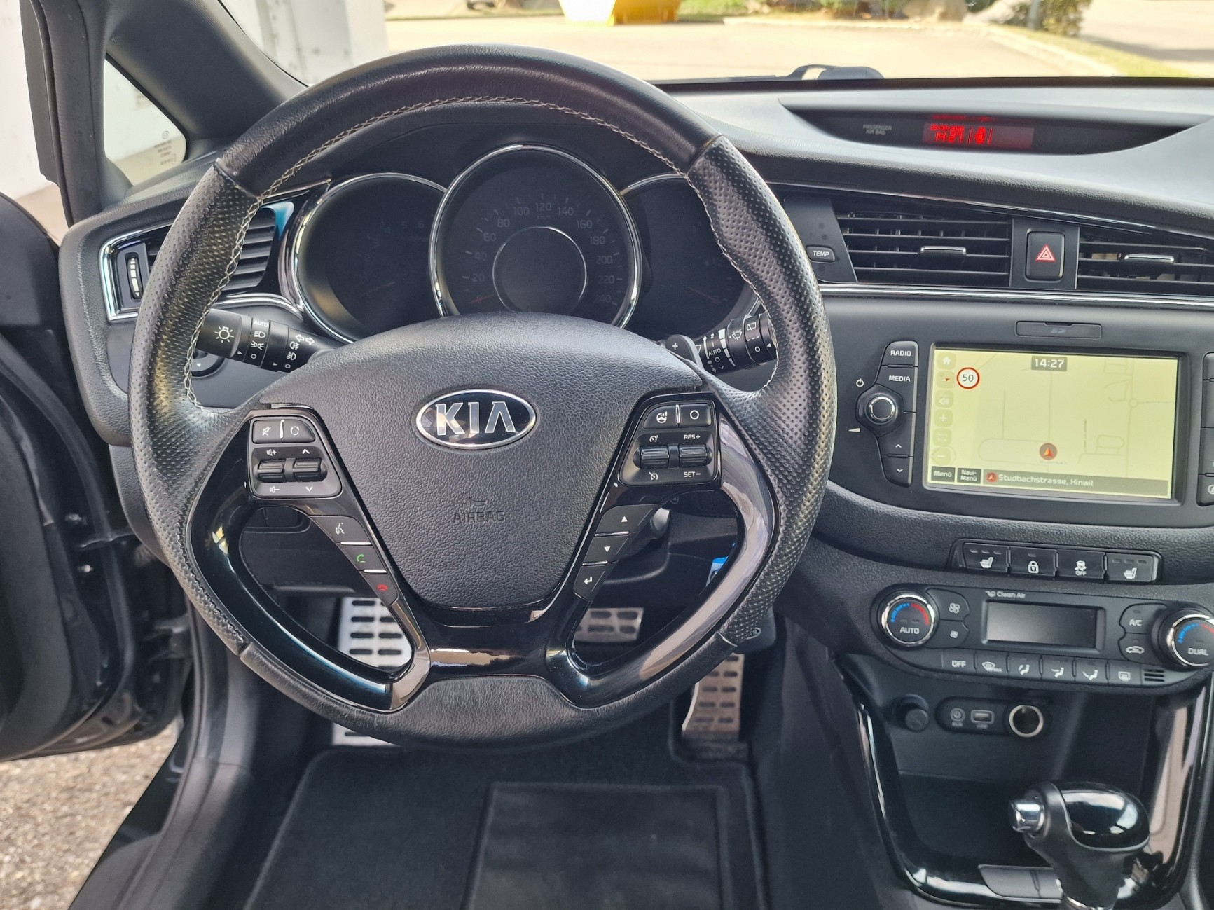 KIA Cee'd 1.6 CRDi GT Line DCT-image-10