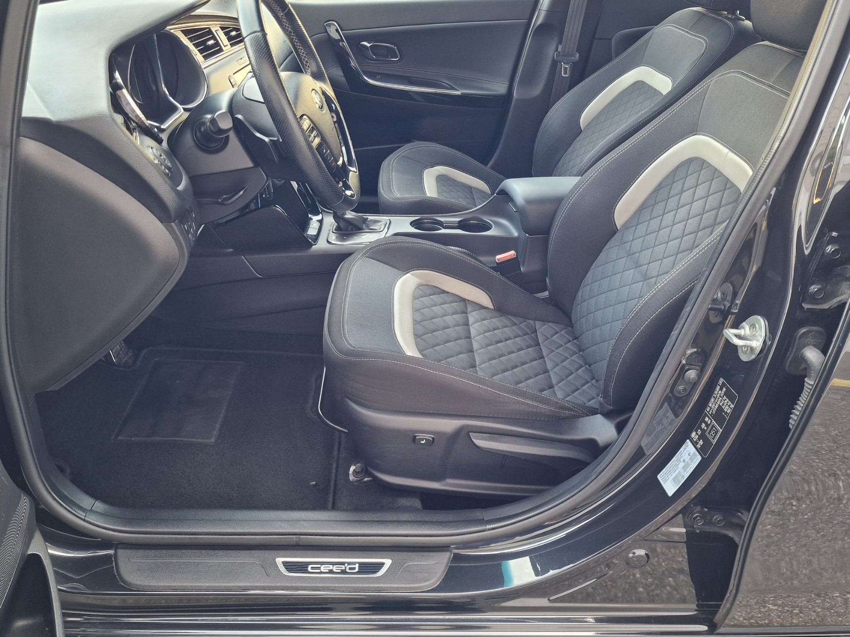 KIA Cee'd 1.6 CRDi GT Line DCT-image-7