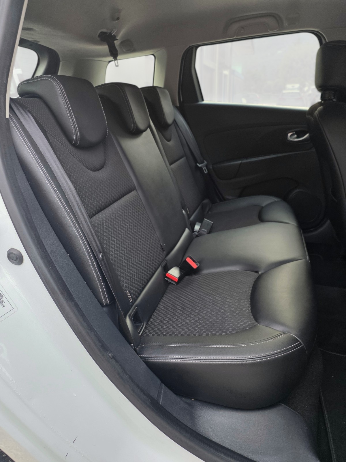 RENAULT Clio Grandtour 1.2 16V T Intens EDC-image-14
