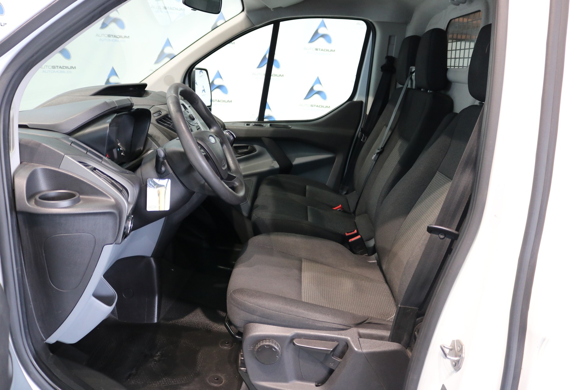 FORD Transit Custom Van 250 L1H1 Startup-showroom-element-2