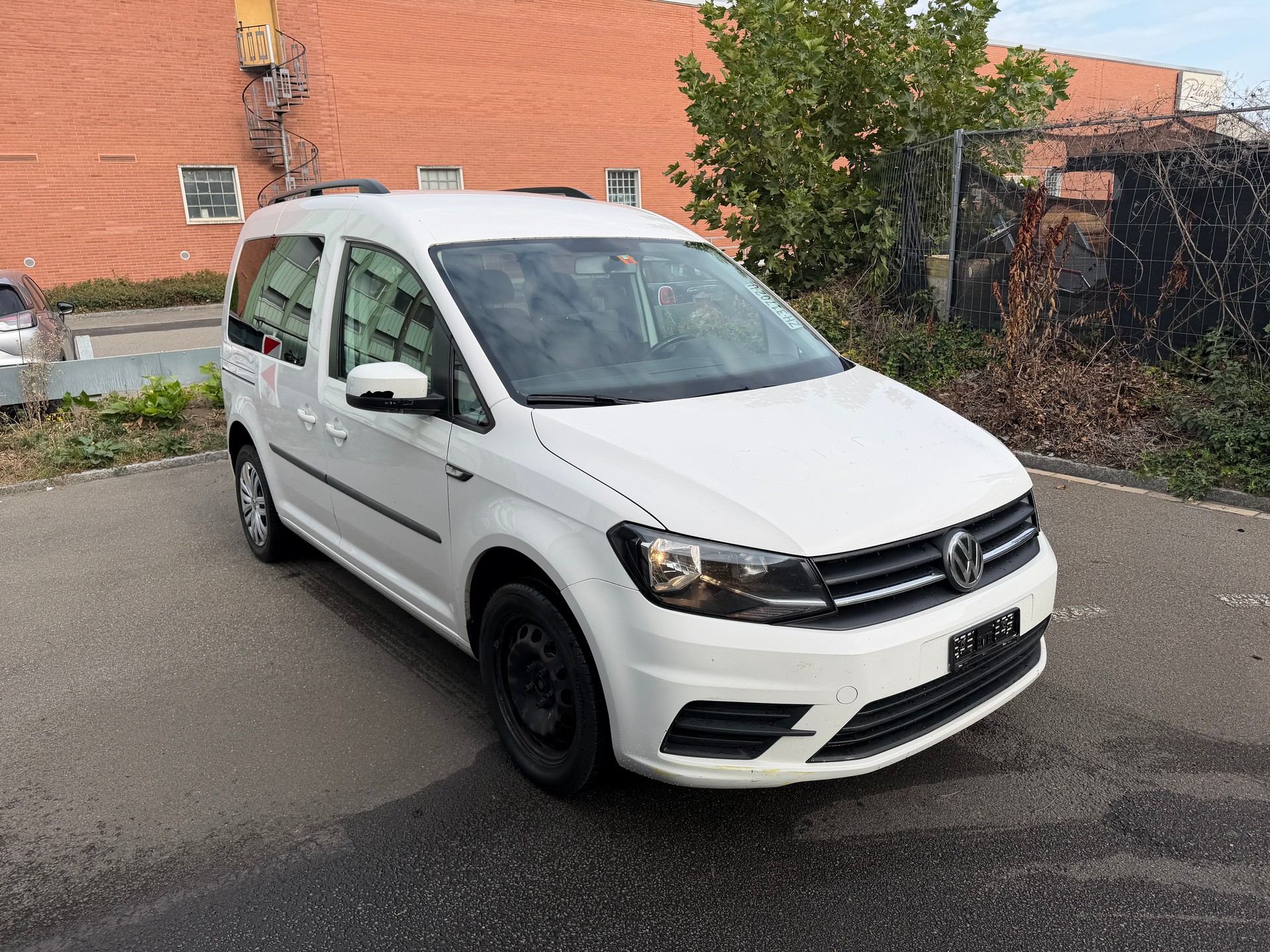 VW Caddy 1.4 TSI Comfortline DSG-image-2