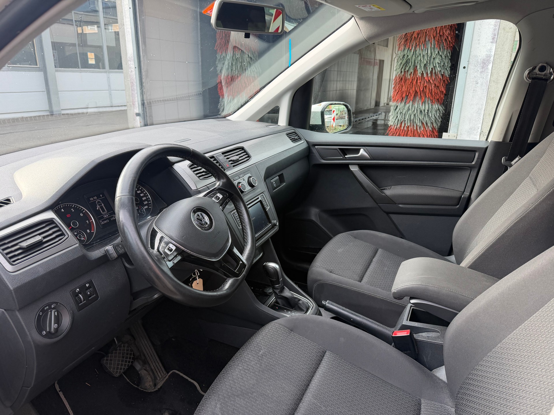 VW Caddy 1.4 TSI Comfortline DSG-image-6