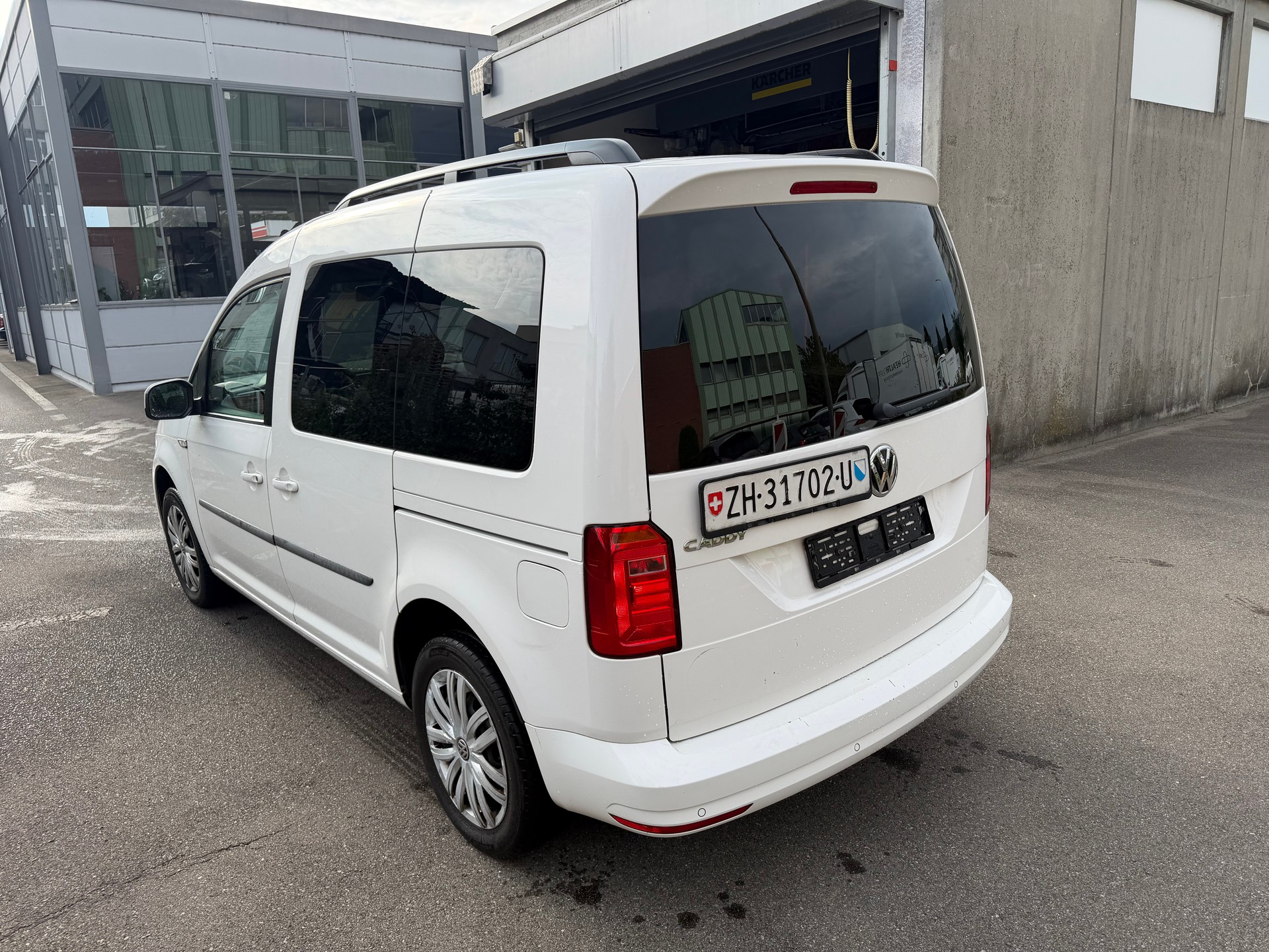 VW Caddy 1.4 TSI Comfortline DSG-image-5